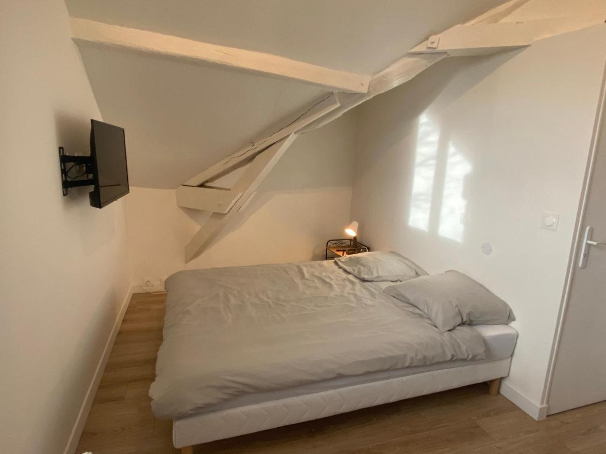 Studio Dans Les Ecuries Du Chateau Bonnelles Екстер'єр фото