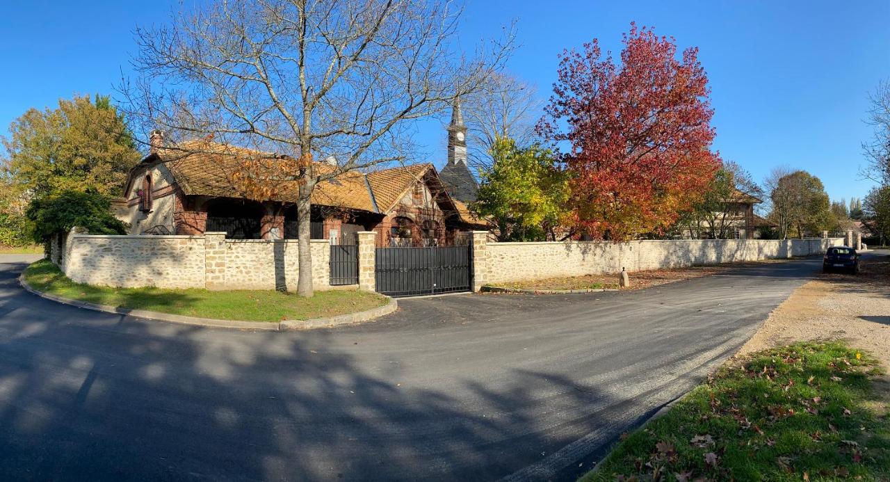 Studio Dans Les Ecuries Du Chateau Bonnelles Екстер'єр фото